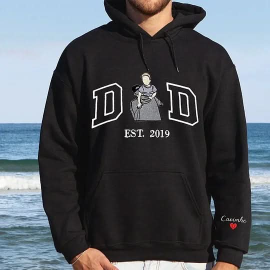 A Papa T-shirt with a photo and a sweatshirt separately embroidered with the portraits of the father and the child
