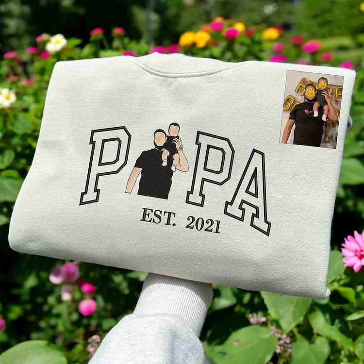 A Papa T-shirt with a photo and a sweatshirt separately embroidered with the portraits of the father and the child